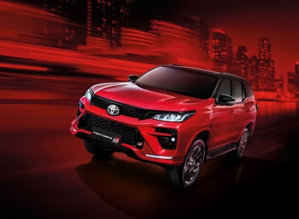 Toyota Fortuner 2023 ra mắt tại Thái Lan