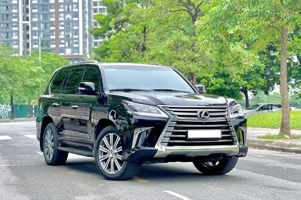 Lexus LX570 dù 6 năm tuổi vẫn có giá hơn 5,2 tỷ đồng tại Hà Nội