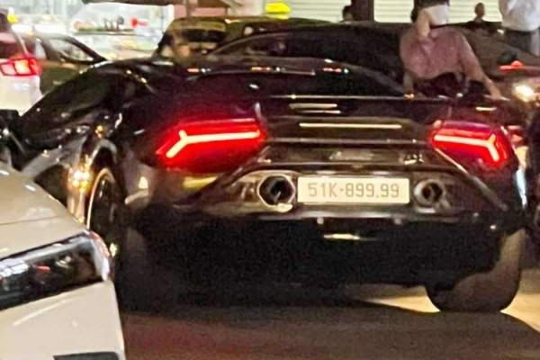 Lamborghini Huracan Tecnica đeo biển 'tứ quý 9' giá 2,74 tỷ đồng