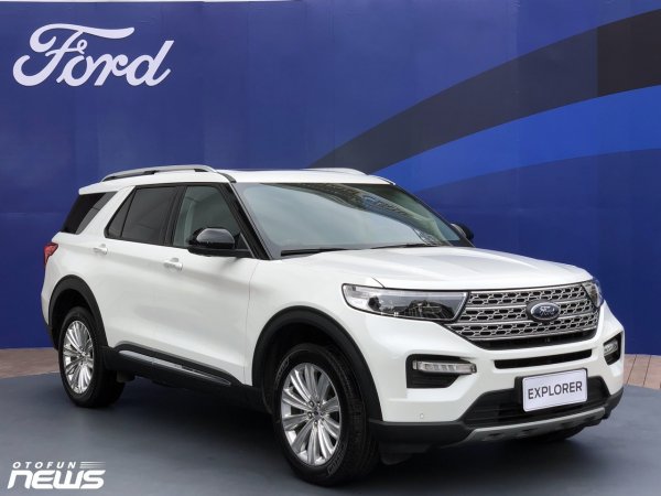 Gần 1.000 xe Ford Explorer bị triệu hồi tại Việt Nam do lỗi phần mềm camera lùi