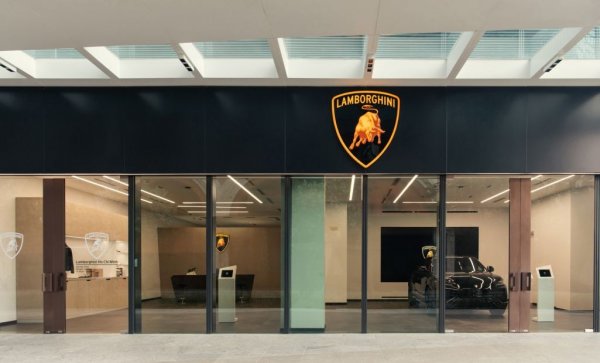 Showroom Lamborghini chính thức khai trương tại TP HCM