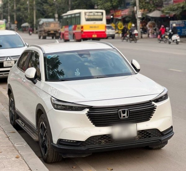Cựu nhân viên bán hàng Kia và Mazda đánh giá Honda HR-V bản G: Một chiếc xe vừa đủ