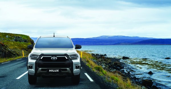 Doanh số Toyota Hilux gấp đôi Mitsubishi Triton dù mới bán từ nửa cuối tháng 5/2024