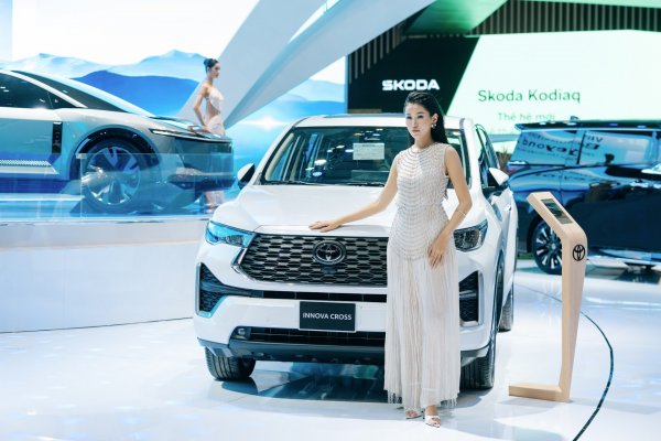 Innova Cross có gì để khách hàng sẵn sàng chờ đợi ngày nhận xe?