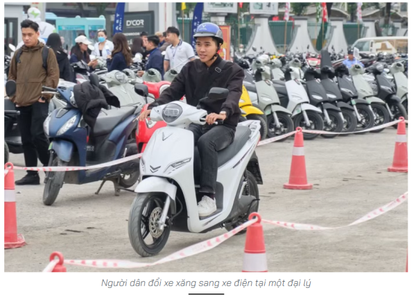 Hà Nội sẽ chi tiền hỗ trợ đổi xe xăng: Tối đa 5 triệu, ưu tiên người ở từ 2 năm