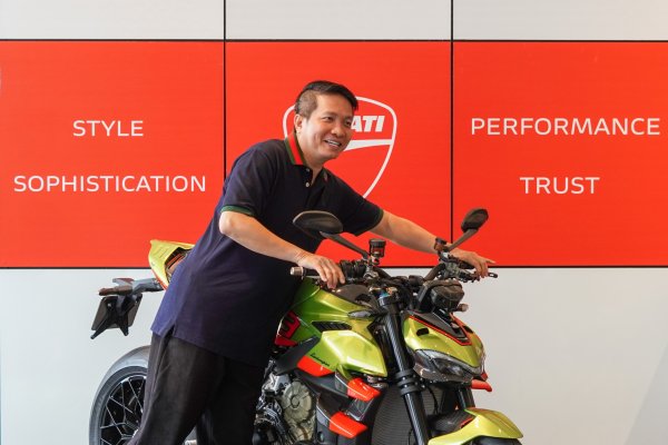 Người đầu tiên sở hữu Ducati Streetfighter V4 Lamborghini tại Việt Nam