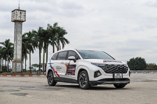 Đánh giá Hyundai Custin: Xe tốt cho gia đình và kinh doanh
