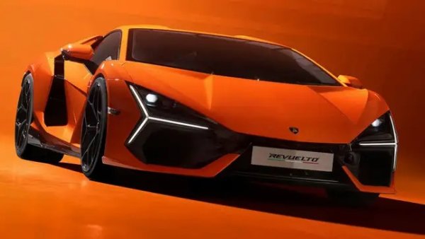 Siêu bò tót Tây Ban Nha Lamborghini Revuelto nè các cụ