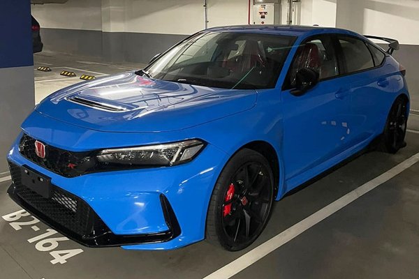 Honda Civic Type R màu Racing Blue Pearl có mặt tại Việt Nam