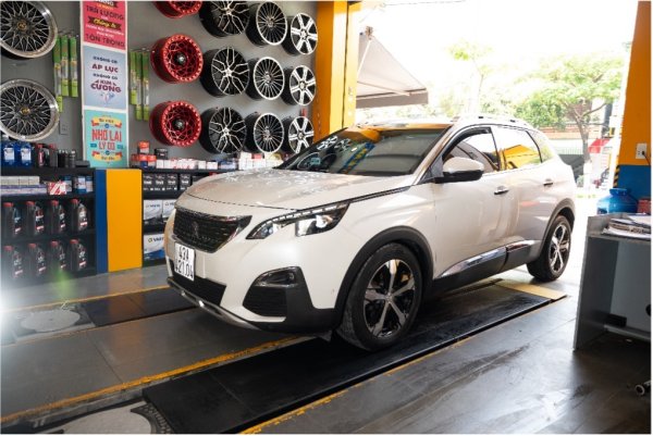 Chia sẻ kinh nghiệm thay lốp cho Peugeot 3008