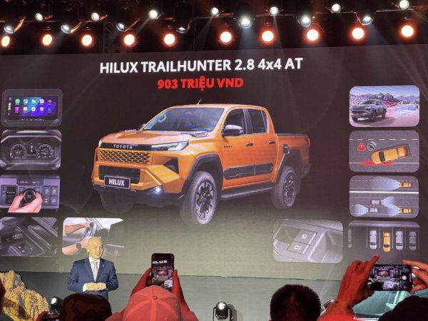 Công bố giá bán Toyota Hilux 2026 tại Việt Nam