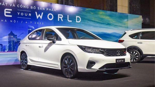 Sướng nhất có tiền mua xe thời điểm này, Tết lại tăng giá