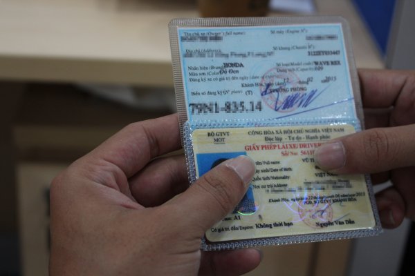 Mất toi vài trăm triệu chỉ vì không sang tên xe