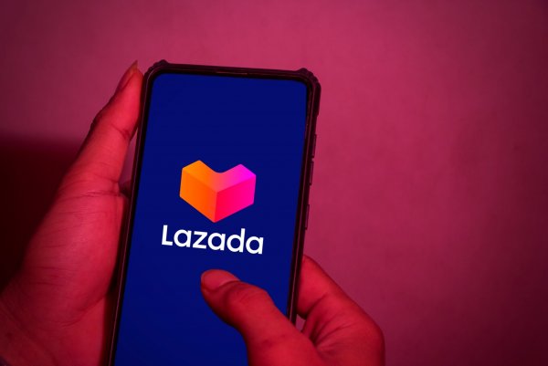 Khách hàng tố "Lazada chiếm dụng tiền không trả"