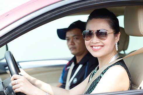 Tư vấn kính râm lái xe