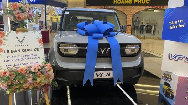 Em mới đi nhận VF3, cảm nhận lần đầu chạy trong phố