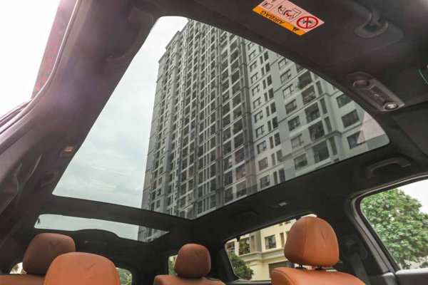Cái trần kính của VinFast VF9 để làm gì?