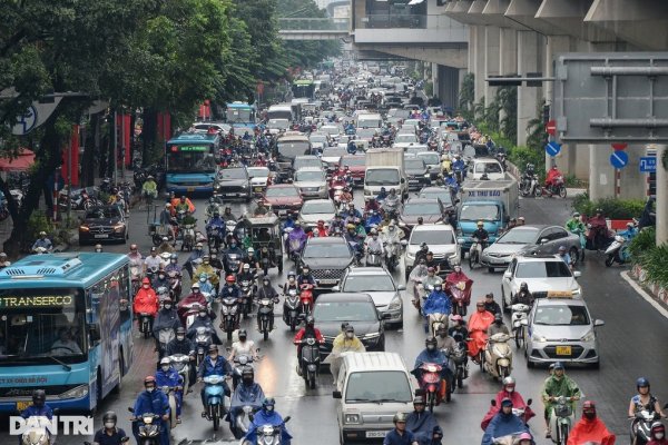 Đừng hiểu sai về việc từ năm 2026, chỉ xe sản xuất trước năm 2017 mới được vào Hà Nội và TP. HCM