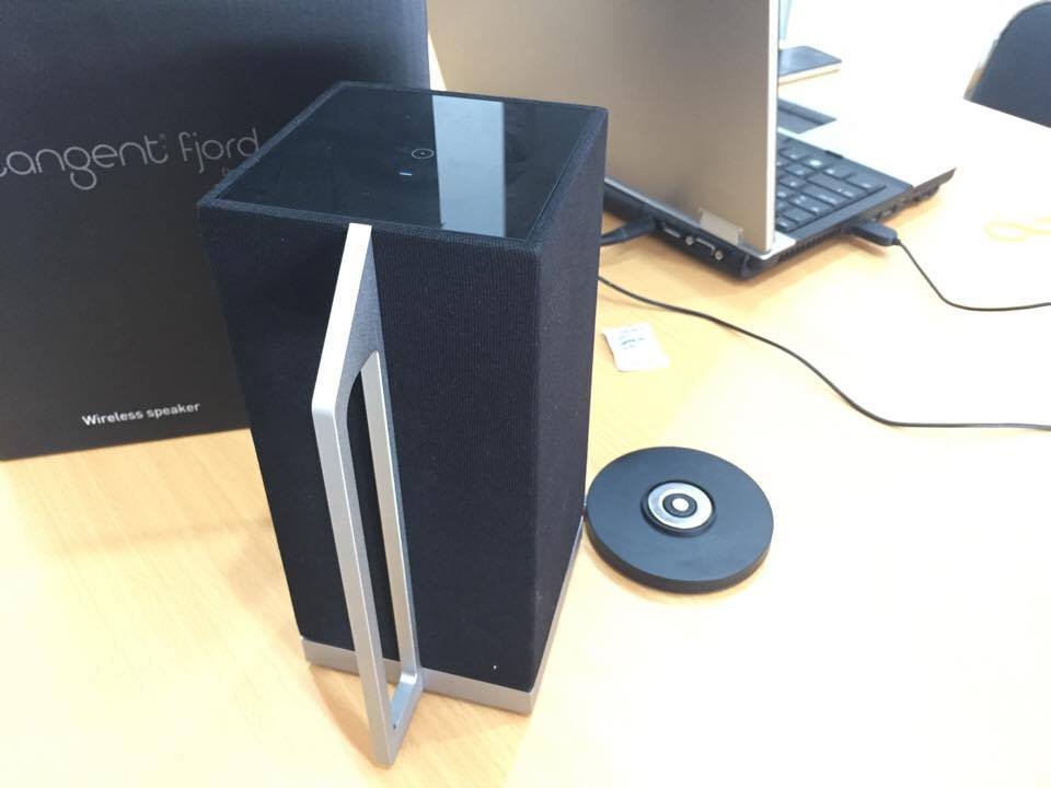 Em thanh lý sock nhiều loa không dây khủng của Libratone, Tangent