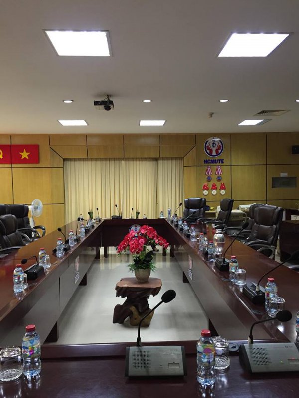 Giá dàn âm thanh hội thảo