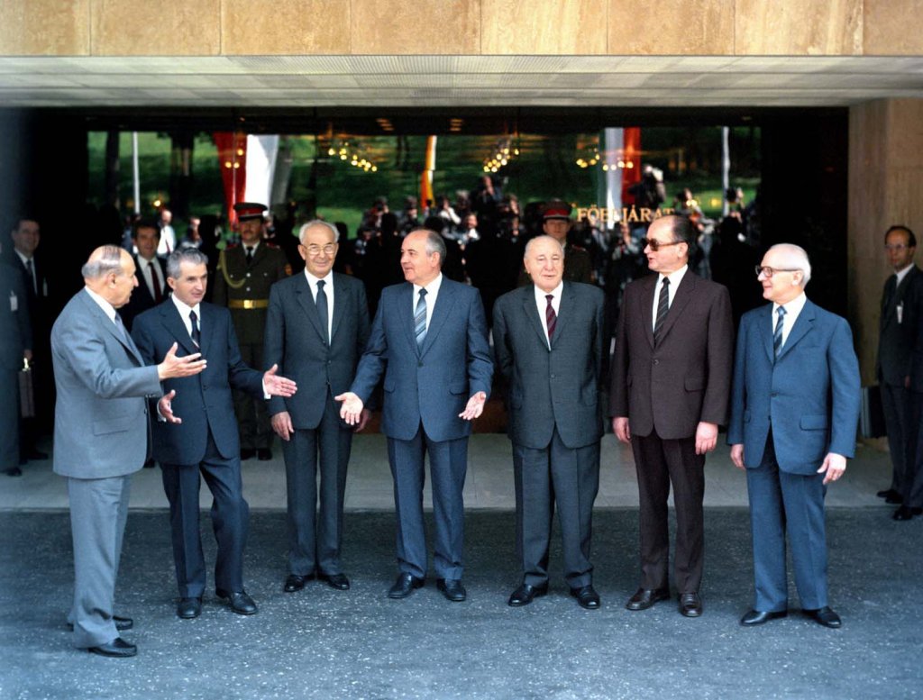 4077487-44803-romania-ceau--escu--1-40--zlggftyap4-bq4xgzkq1.jpg