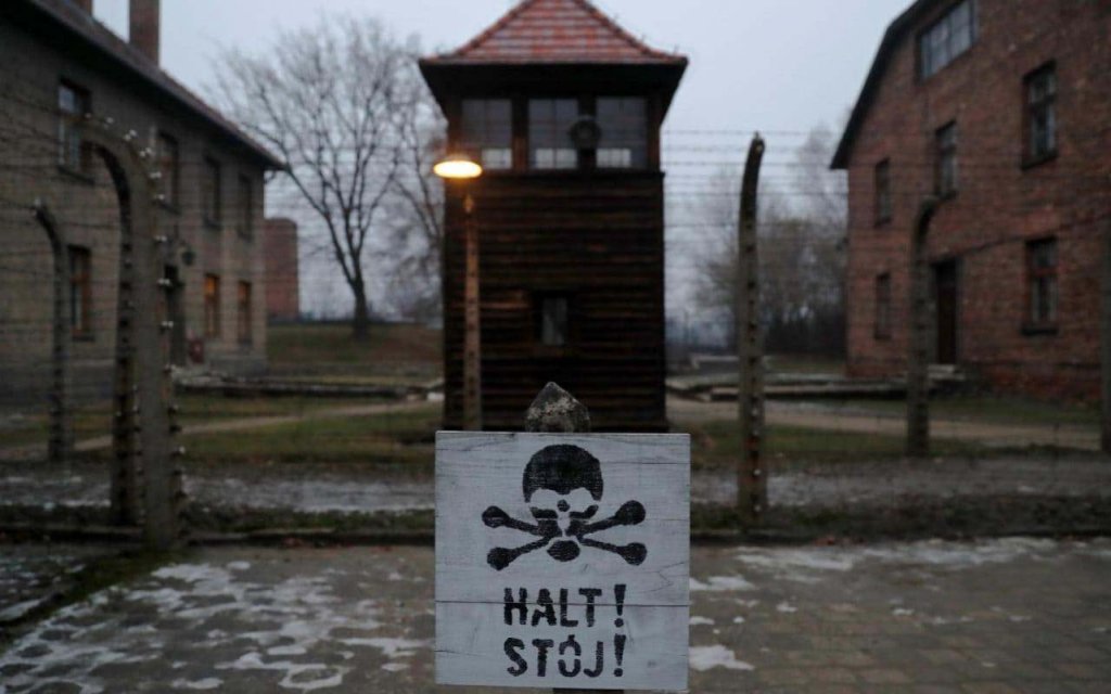 Auschwitz (8_3_7a).jpeg