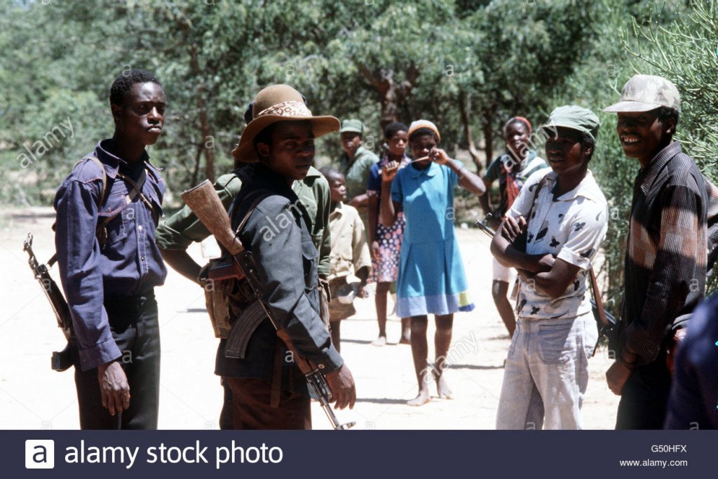 zanla-guerrillas-rhodesia-1980-G50HFX.jpg