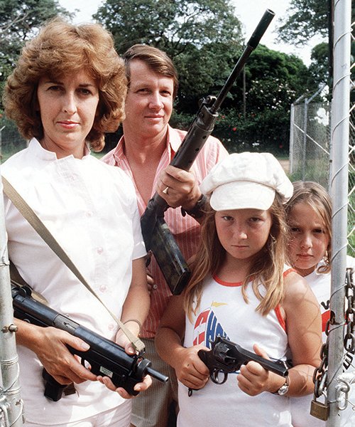 Rhodesia_FarmFamily.jpg