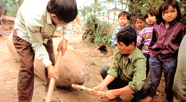 viet-nam-1993-vietnam-visa-on-arrival-600x330.png