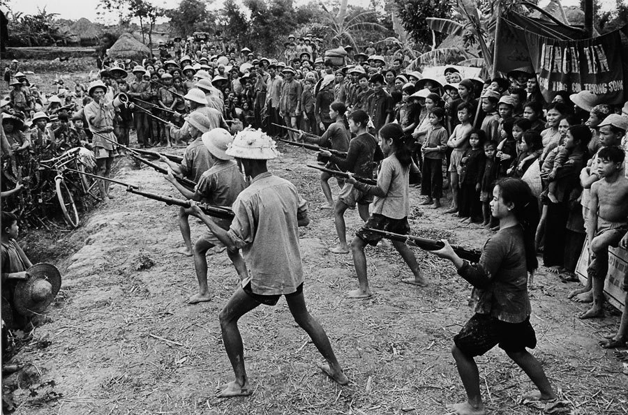 marc-riboud-vietnam-021.jpg