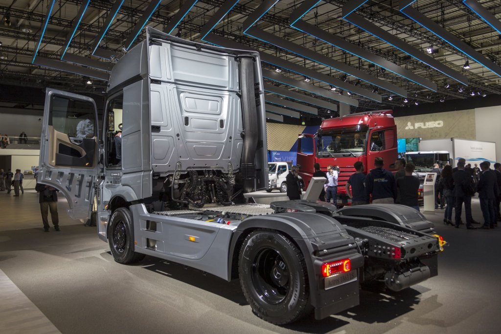 Mercedes-Benz Actros Edition 1 2.jpg