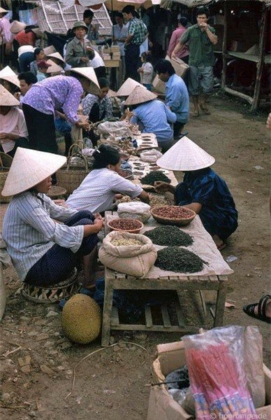 Kho-anh-khong-lo-ve-Viet-Nam-1991-1993-Doi-thuong-o-Dien-Bien_6.jpg