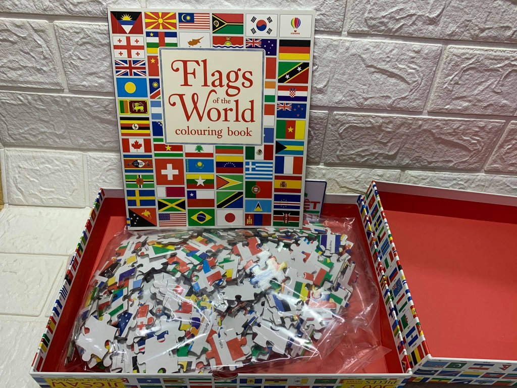 Usborne-Book-and-Jigsaw-Flags-of-the-World-5.jpg