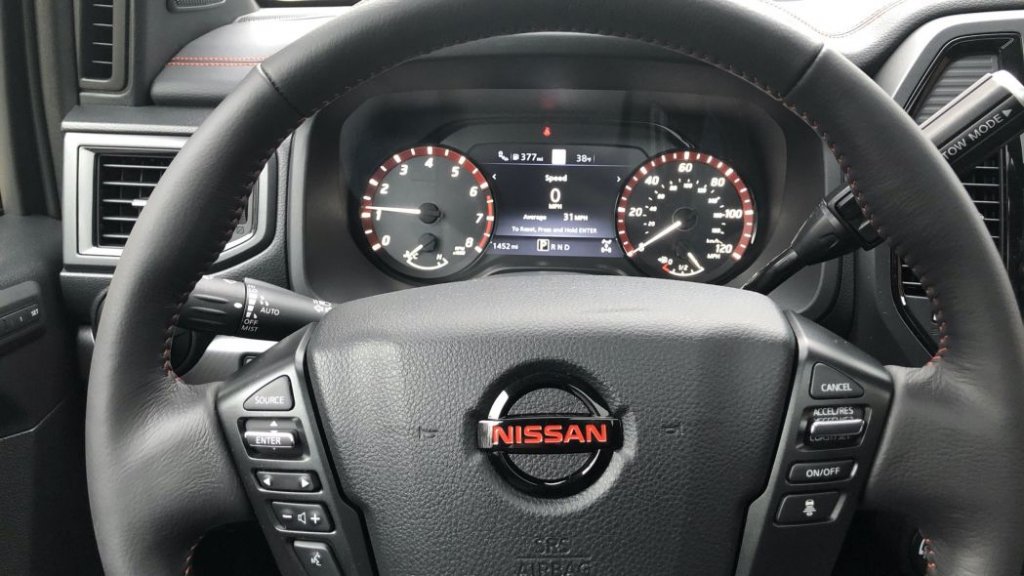 2020-nissan-titan-pro-4x-09.jpg