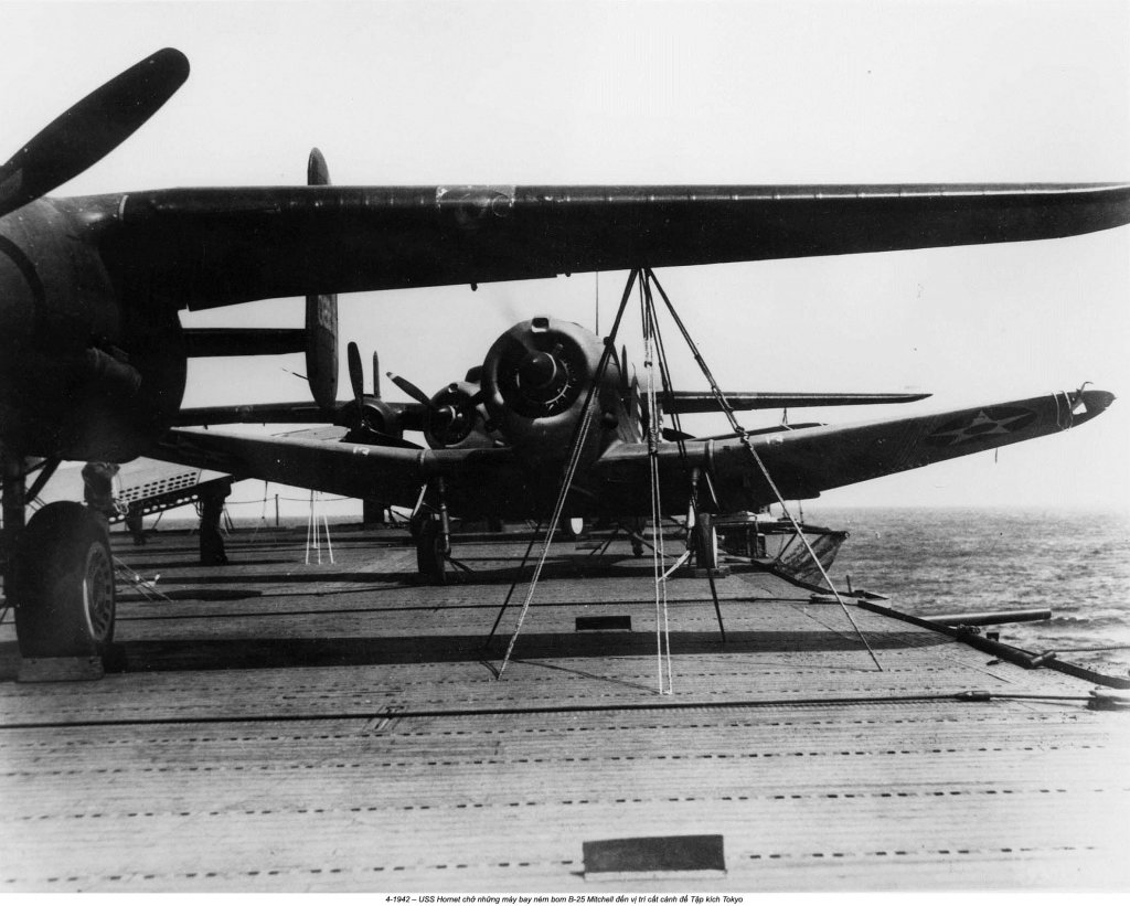 USS Hornet (1_4_1_3).jpg