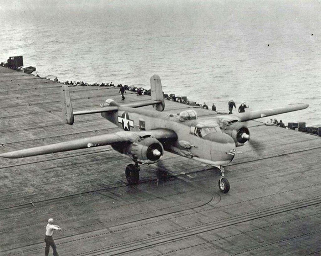 USS Hornet (1_5_8).jpg