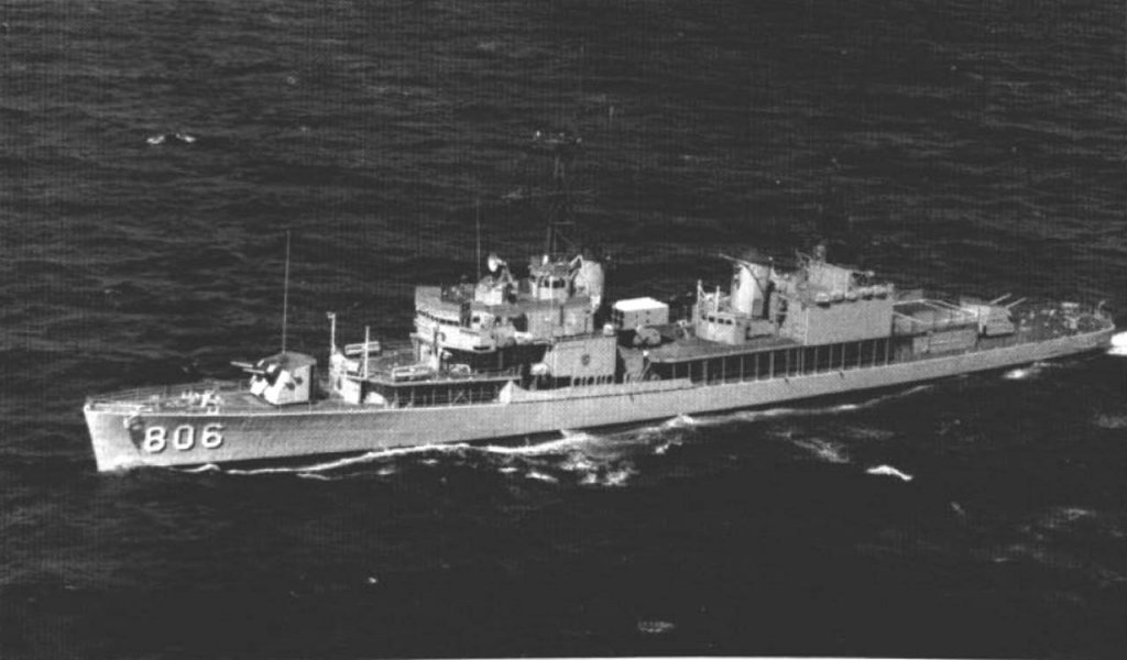 USS Higbee (DD-806) (1_6).jpg