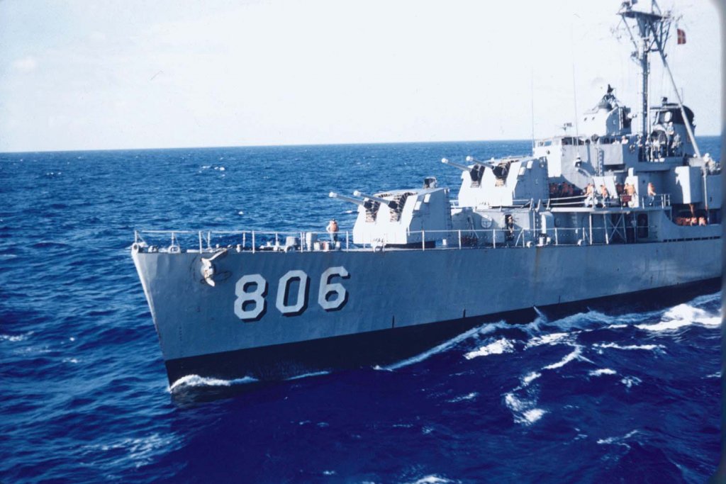 USS Higbee (DD-806) (1_7).jpg