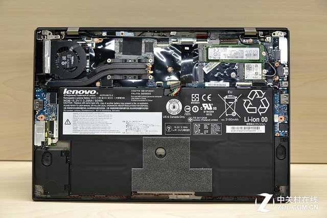 Lenovo-ThinkPad-X1-Carbon-Disassembly-7.jpg