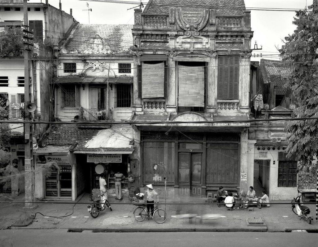 Hang-Bong-Street,-Hanoi---1998.jpg