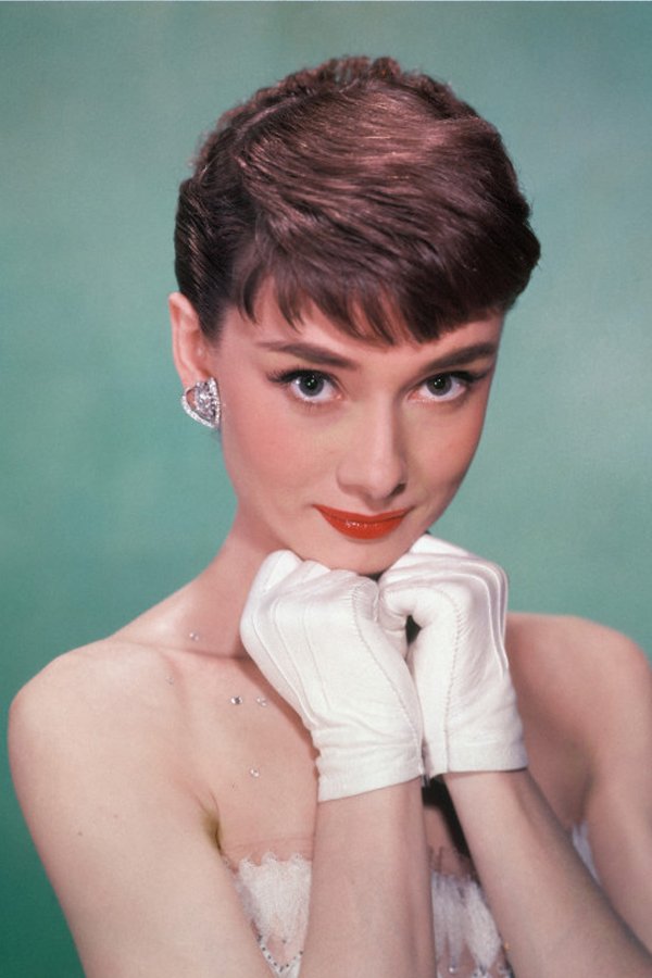 audrey-hepburn-11-1588583270.jpg