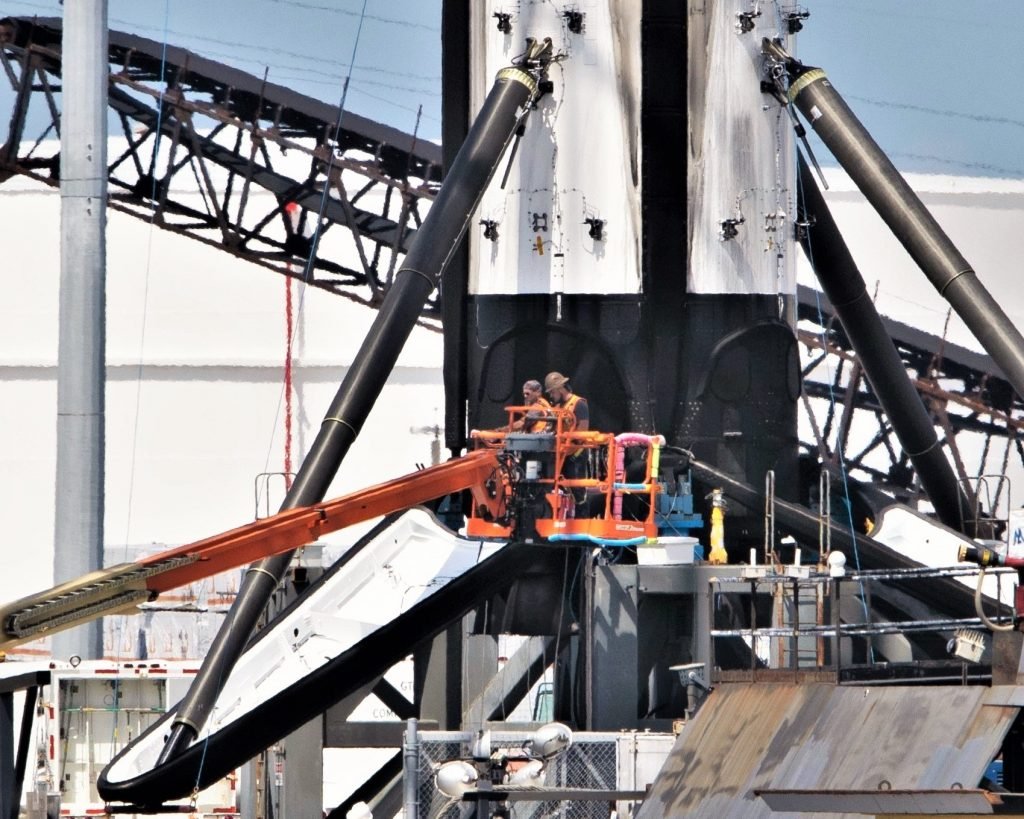 Falcon-9-b1056-leg-retraction-1-of-4-050719-Tom-Cross-1-crop-1024x819.jpg