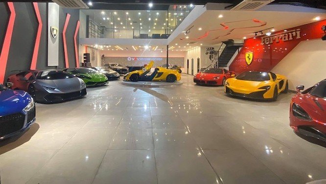 Overwhelmed-with-garage-all-super-cars-will-open-in-Saigon.jpg