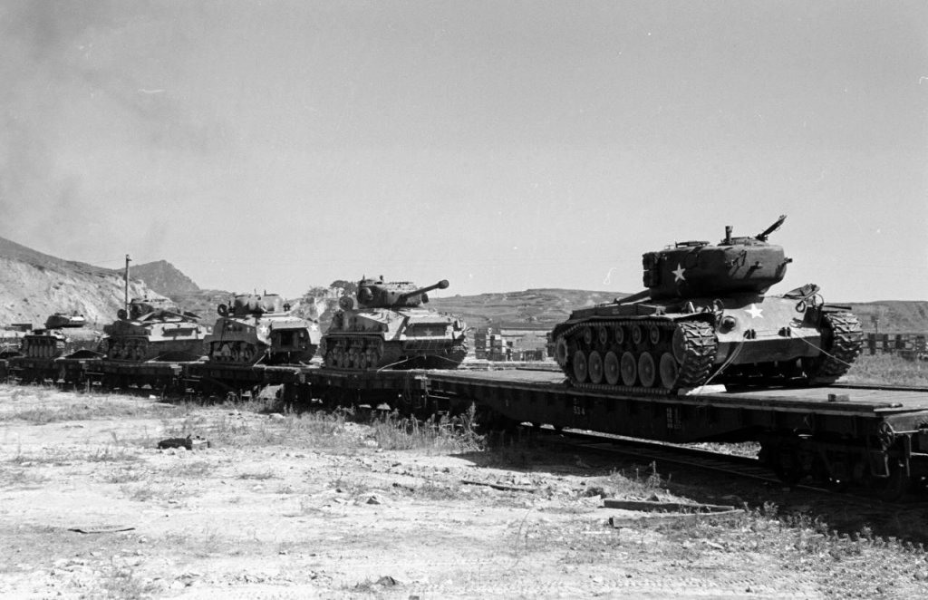 Korean war_Carl Mydans (5_1) 8-8 Pusan.jpg