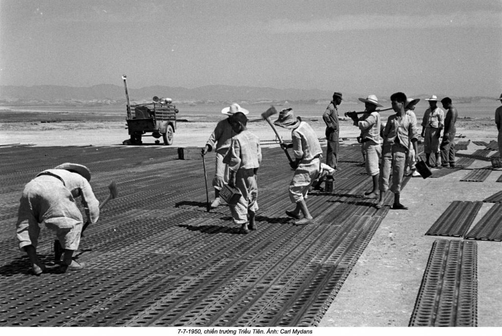 +Korean war_Carl Mydans (2_13).jpg