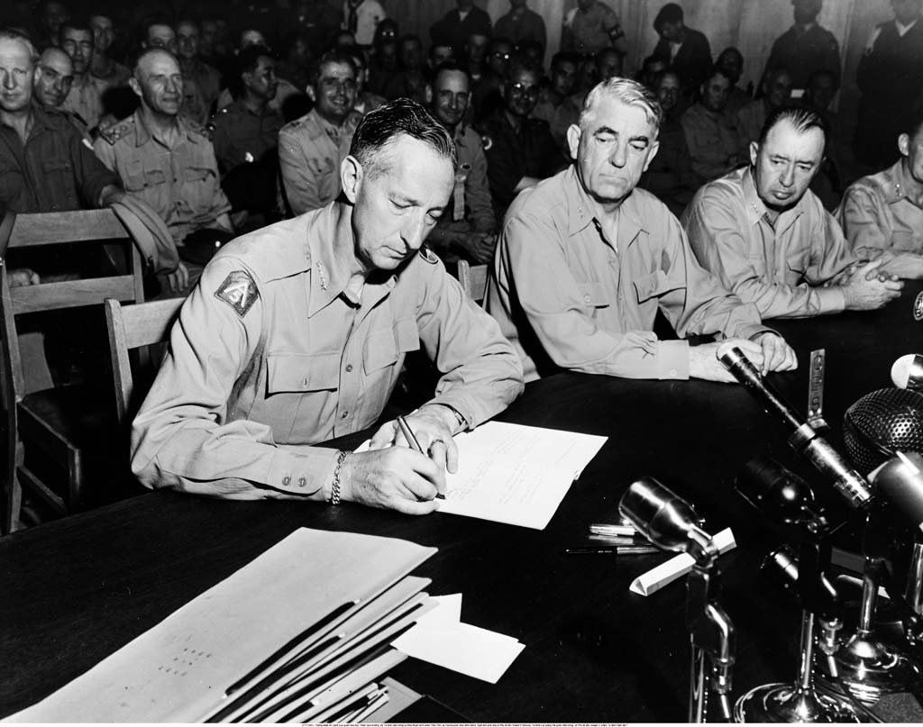 Korean war_dam phan 1953_7_27 (23).jpg