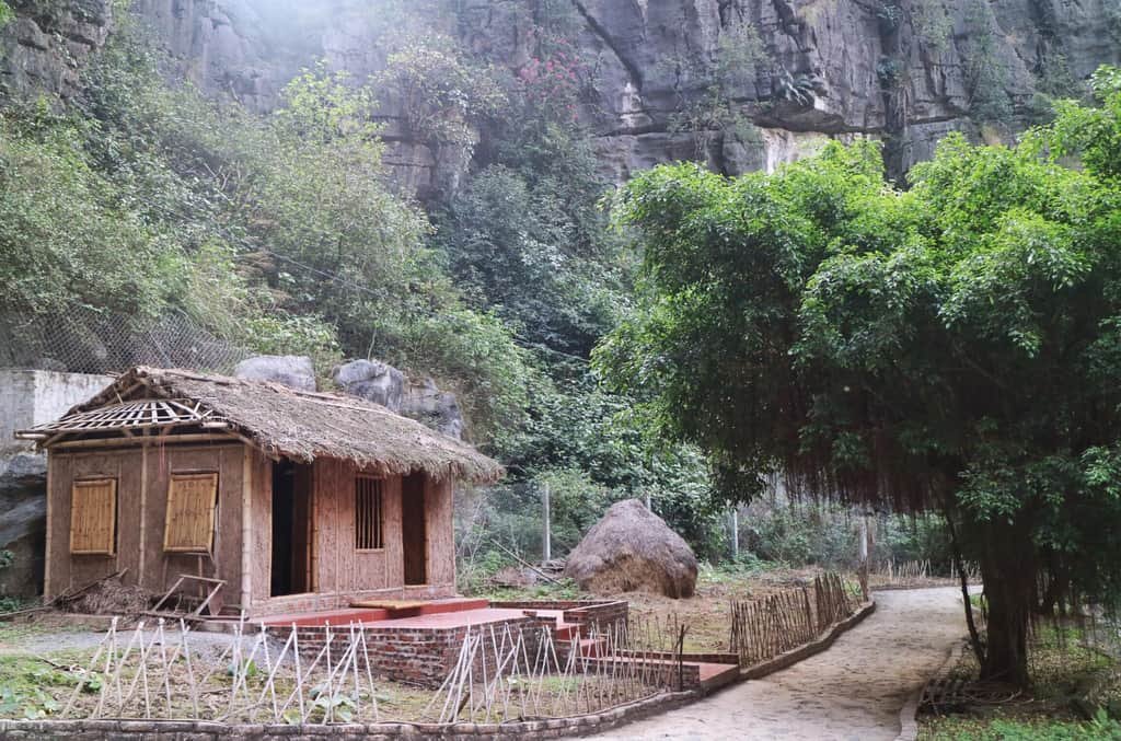 dinh-vi-10-homestay-o-ninh-binh-khong-no-long-roi-xa-featured.jpg