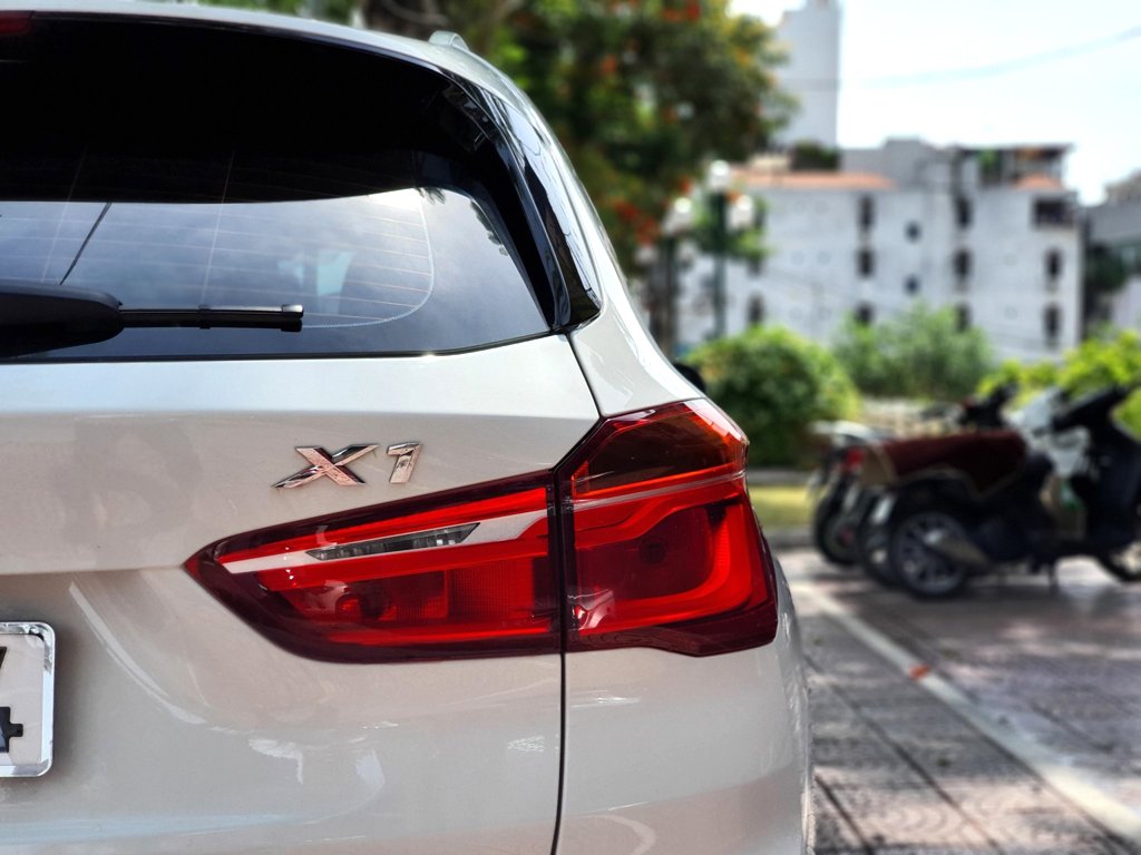 bmw-x1-2016-trang (7).jpg