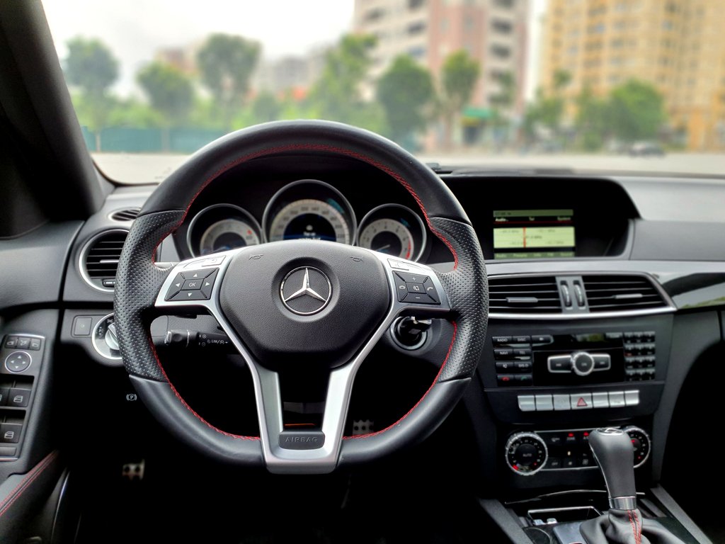 mercedes-c300-plus-amg-2013-xanh-the-gioi-xe-duc (11).jpg