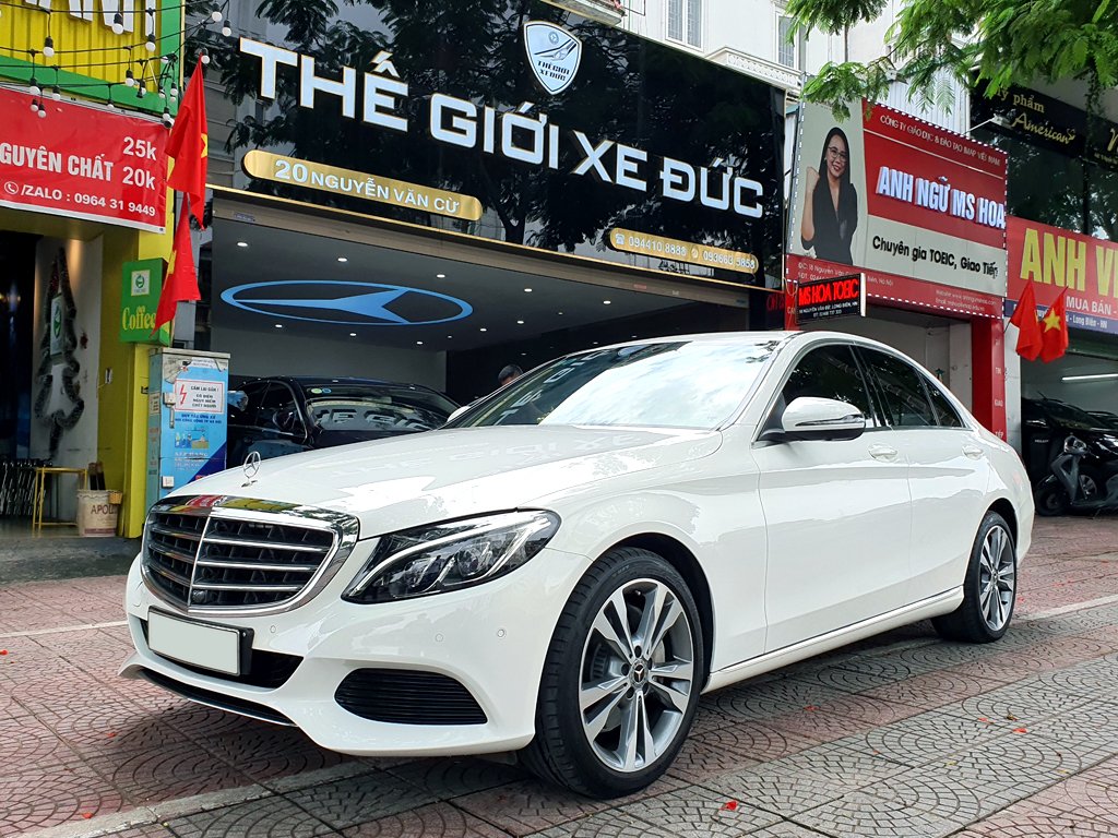 mercedes-c250-exclusive-2018-trang-den-the-gioi-xe-duc (1).jpg